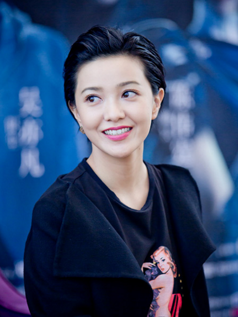 女生梳这个发型,帅起来男票都靠边!