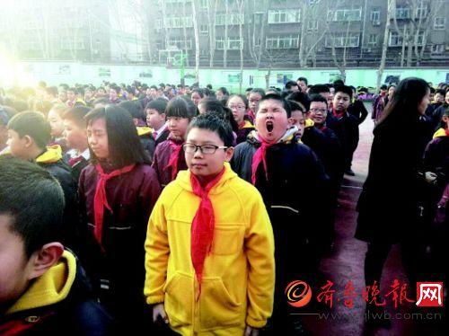 寒假归来 不少孩子因玩数码产品视力骤降