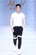 2019江南国际时装周:黄金年华的年轻男孩风